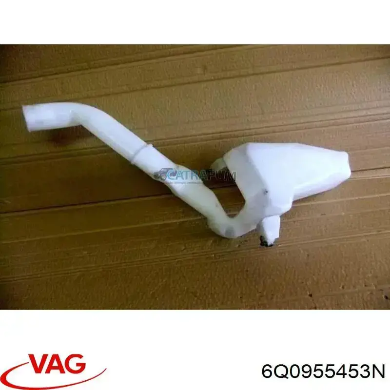 Бачок стеклоомывателя VAG 6Q0955453N