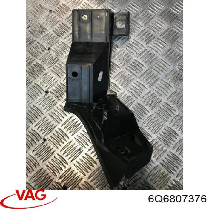 Крепление бамера правое VAG 6Q6807376 цена, от 6.29 USD