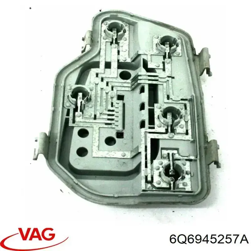 Цоколь (патрон) заднего фонаря VAG 6Q6945257A цена, от 11.29 USD