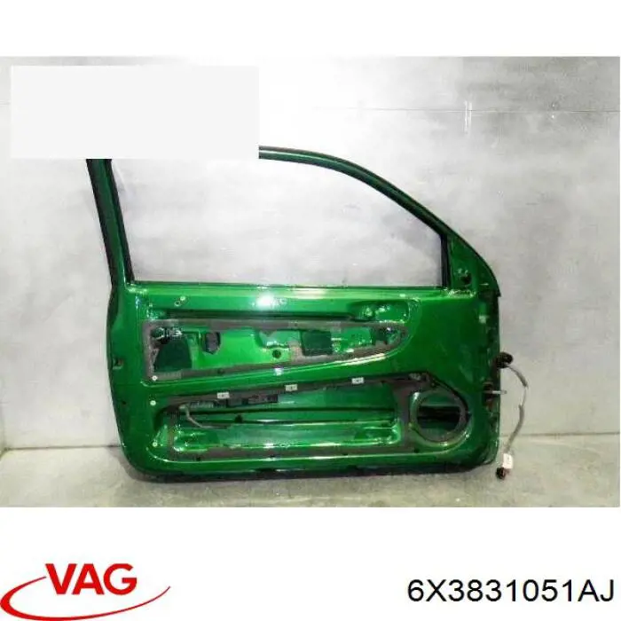 6X3831051AJ VAG Водительская дверь