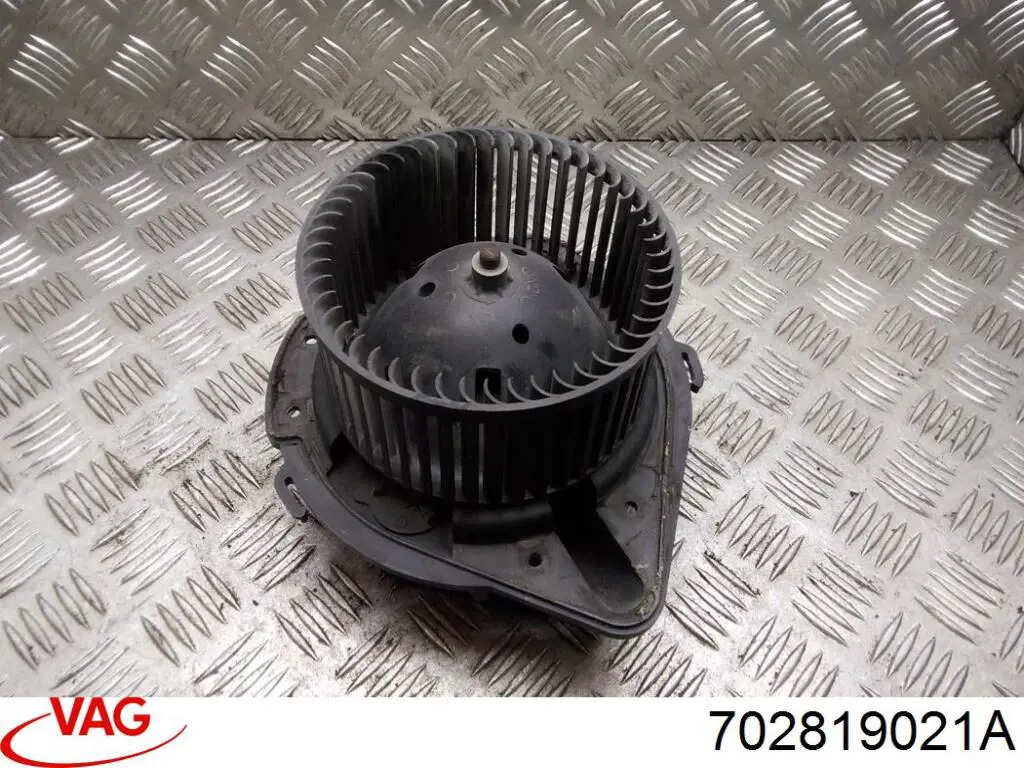 Мотор вентилятора печки (отопителя салона) VAG 702819021A цена, от 41.25 USD