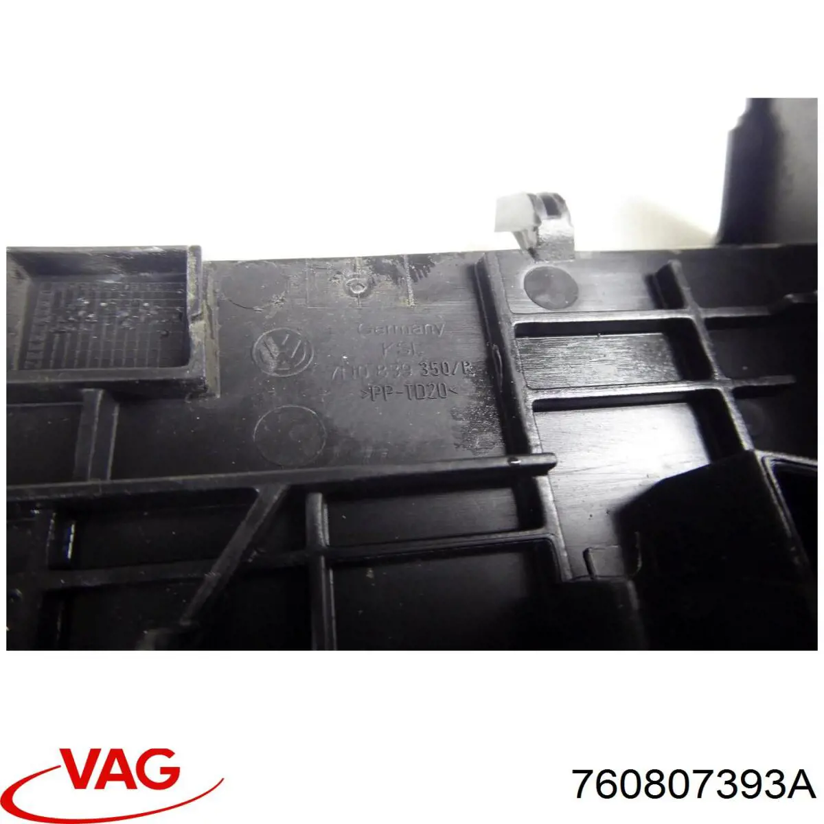 Купить 760807393A VAG Направляющая заднего бампера левая