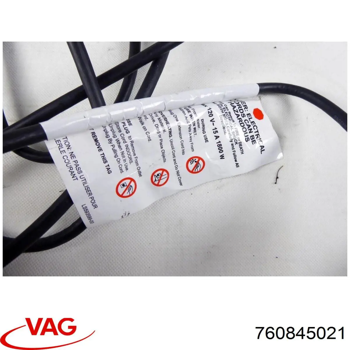 Стекло двери передней левой 760845021C VAG