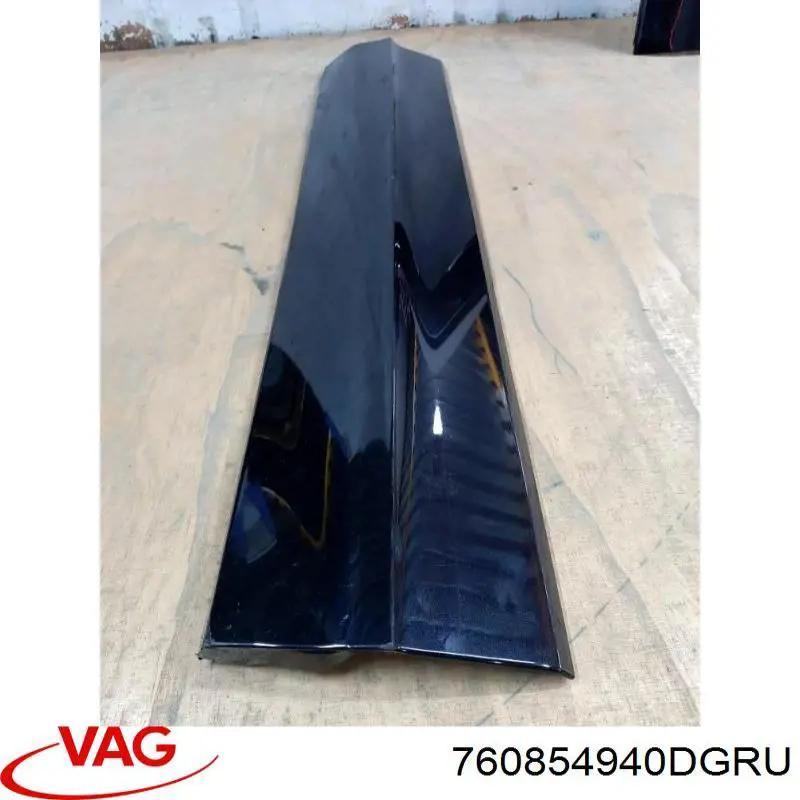 760854940D VAG Молдинг передней правой двери