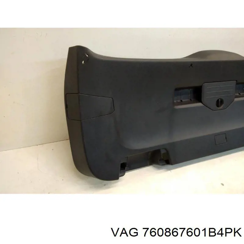 Обшивка (облицовка) крышки багажника (двери 3/5-й задней) 760867601B4PK VAG
