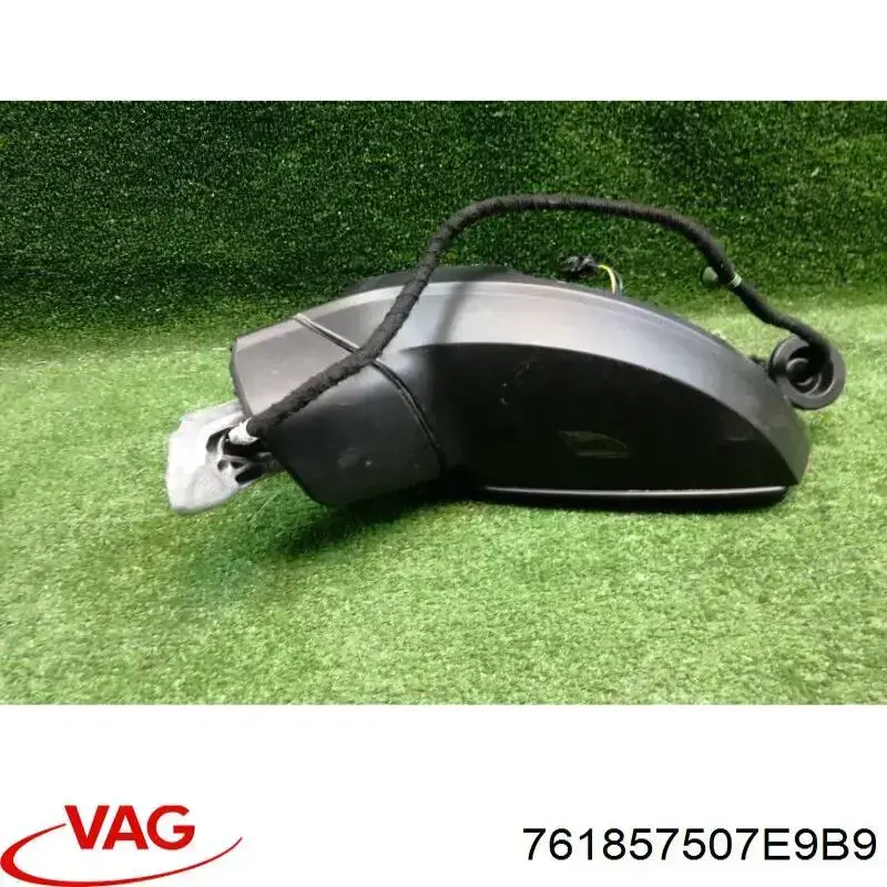 Корпус зеркала заднего вида левого (внутрення часть) 761857507R9B9 VAG