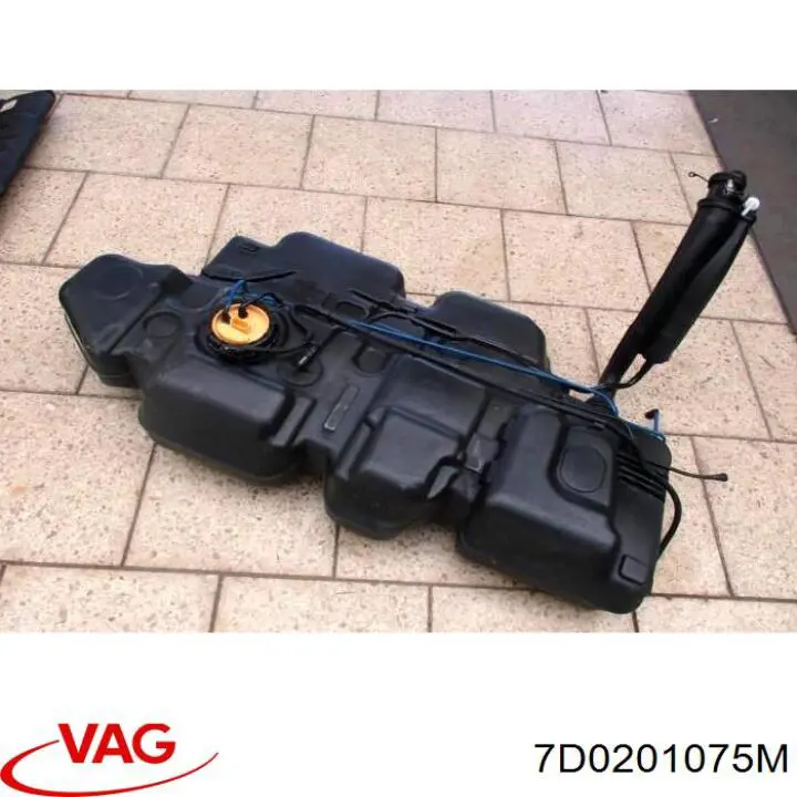 7D0201075M VAG Бак топливный