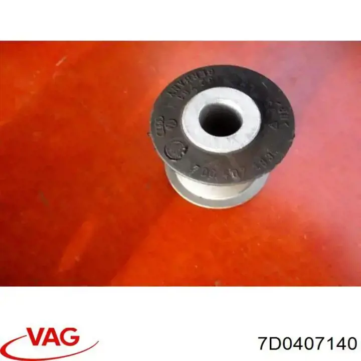 Сайлентблок переднего нижнего рычага VAG 7D0407140