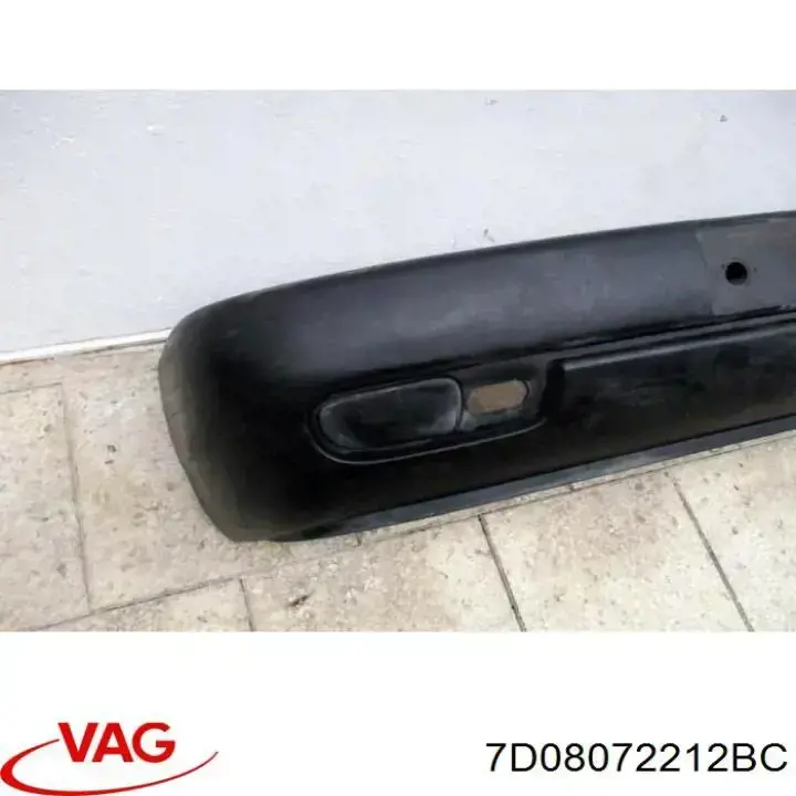  Передний бампер Volkswagen Transporter 