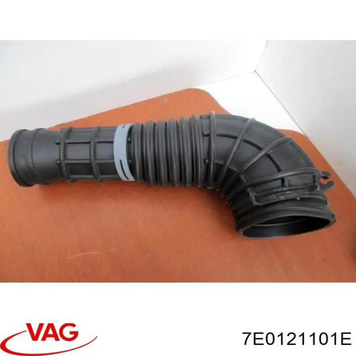 Купить 7E0121101B VAG Патрубок радиатора