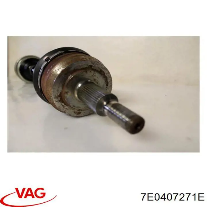 7E0407271E VAG Полуось передняя левая