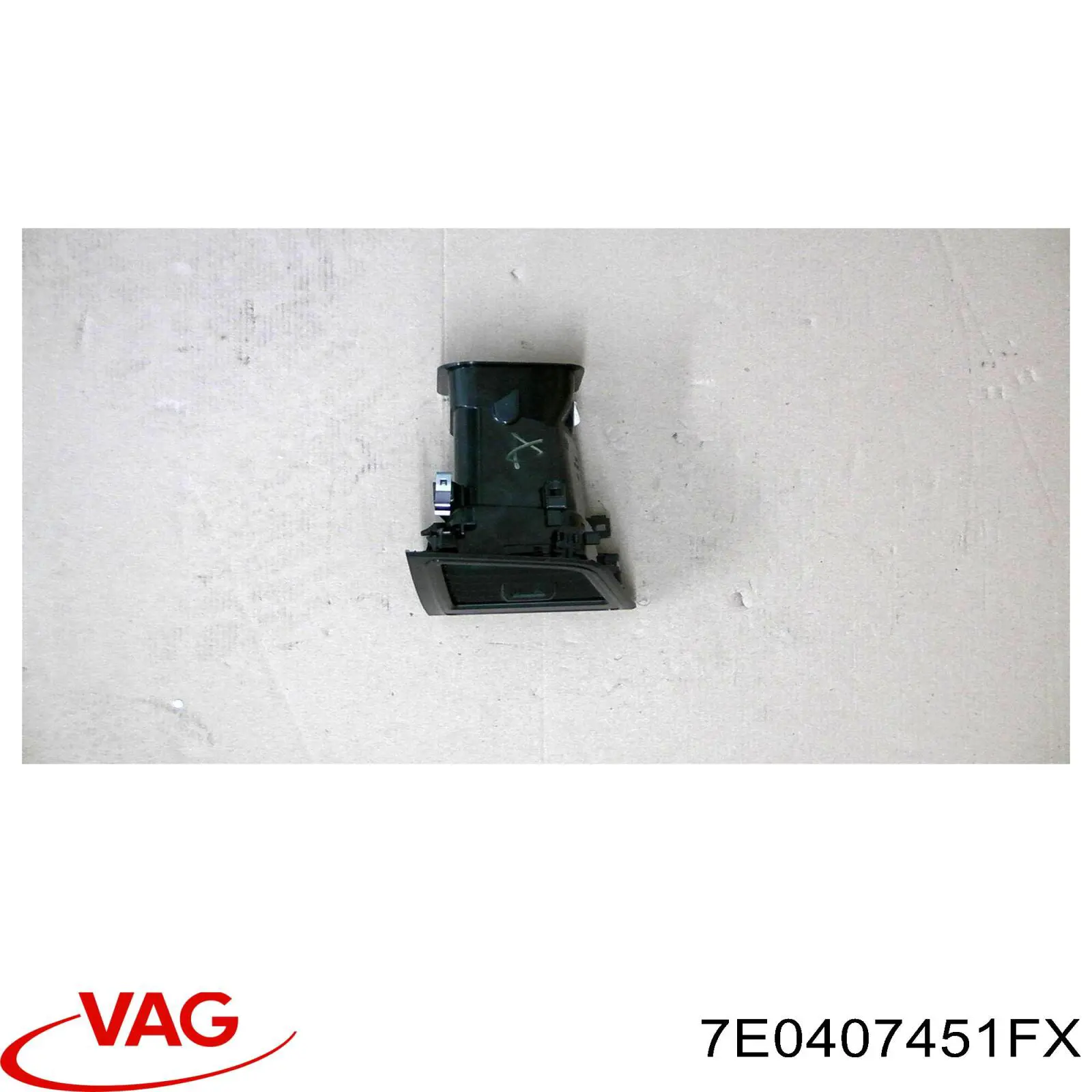 7E0407451FV VAG Полуось передняя левая