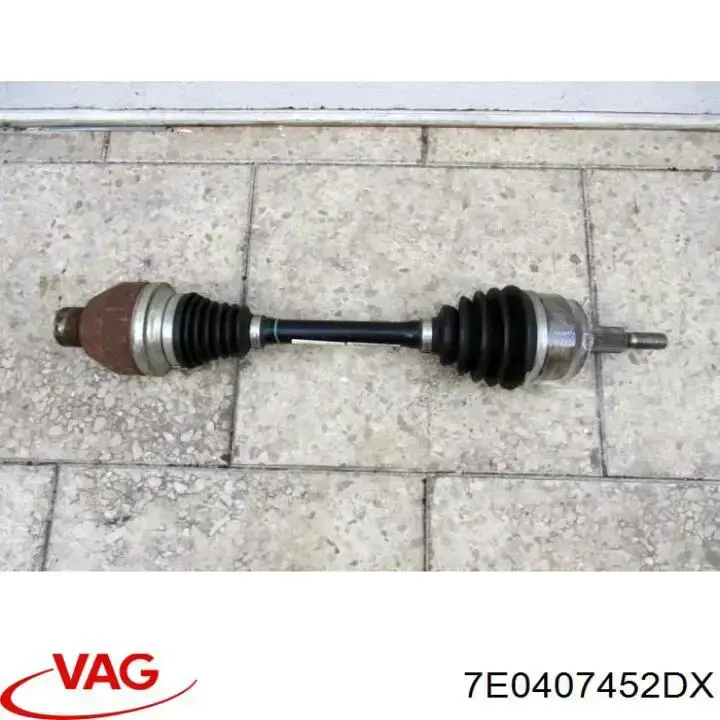 7E0407452DX VAG Полуось передняя, правая