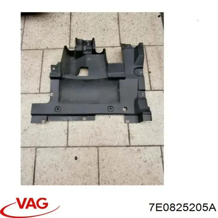 Купить 7E0825207G VAG Защита днища передняя левая