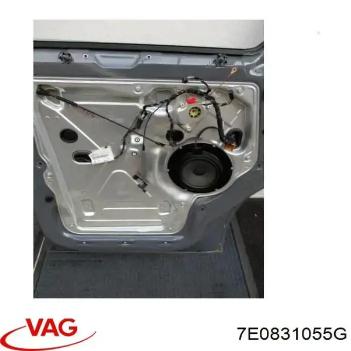 Двери VAG 7H0831055B
