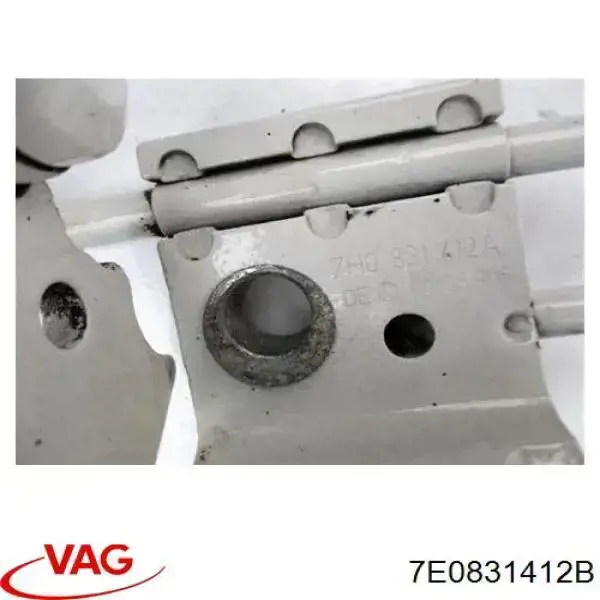 7E0831412B VAG Завеса двери передней правой