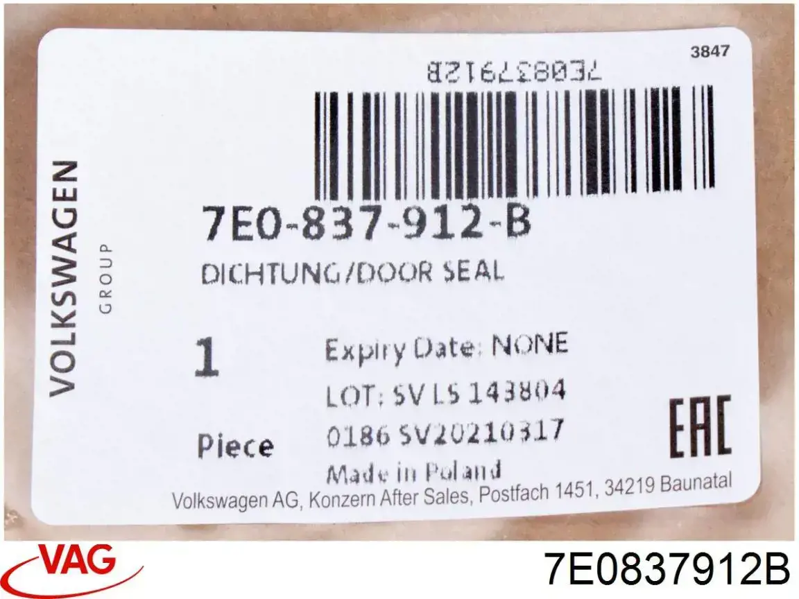 Уплотнитель двери передней, правой (на кузове) VAG 7H0837912L
