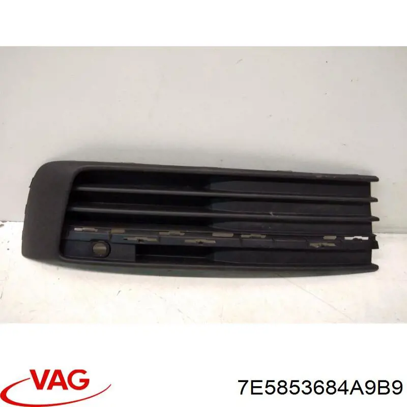 Решетка бампера переднего правая 3853028 Autotechteile