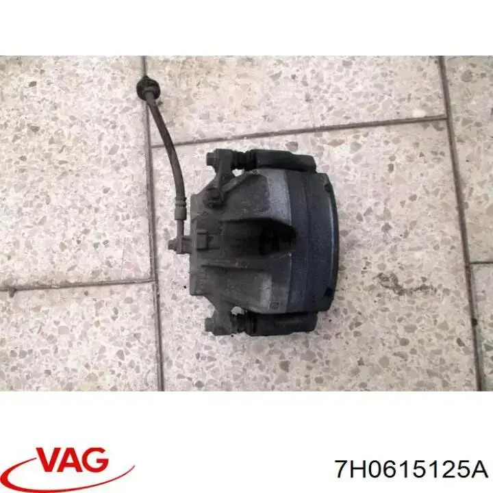 Скоба суппорта переднего на Volkswagen Transporter T5 7HB, 7HJ, 7EB, 7EJ