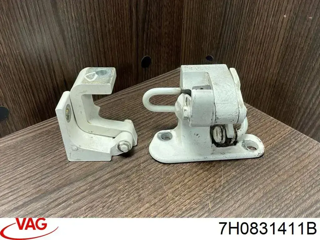 Петля водительской двери VAG 7H0831411B цена, от 144.78 USD