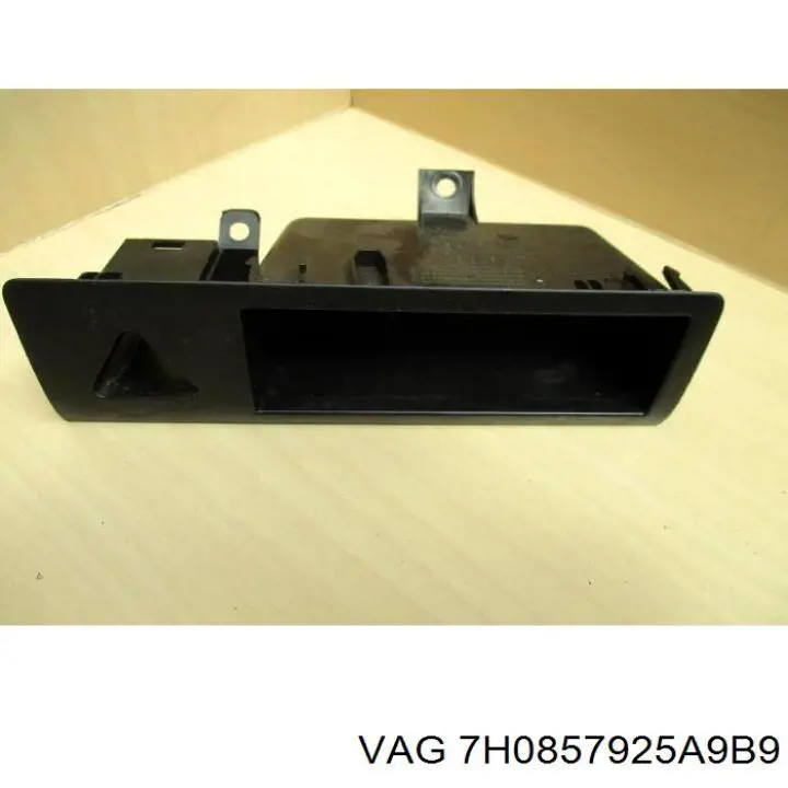 Купить 7H0857925A9B9 VAG Футляр для очков