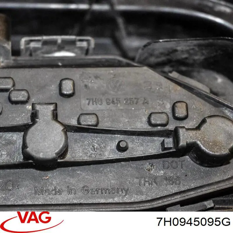 Фонарь задний левый 7H0945095G VAG