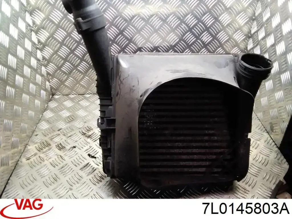 Интеркулер 7L0145803A VAG