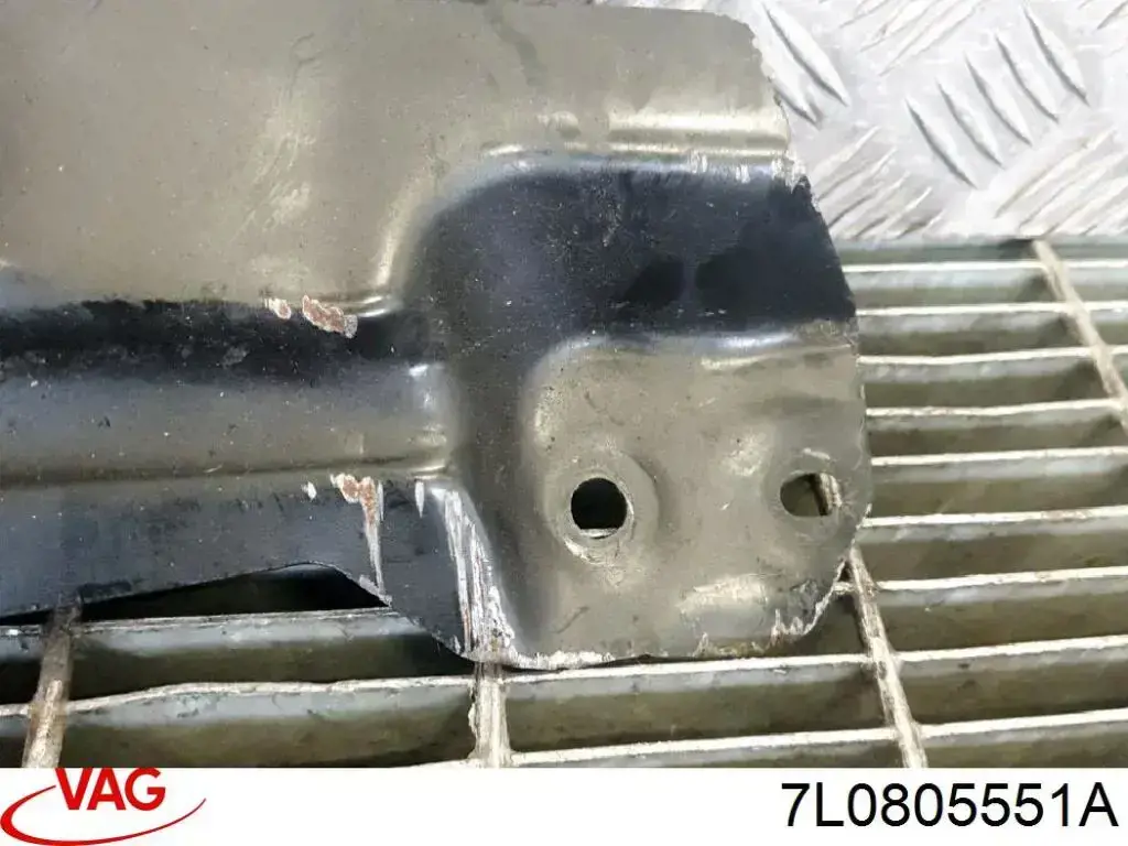 Купить 7L0805551A VAG Усилитель суппорта радиатора, нижний