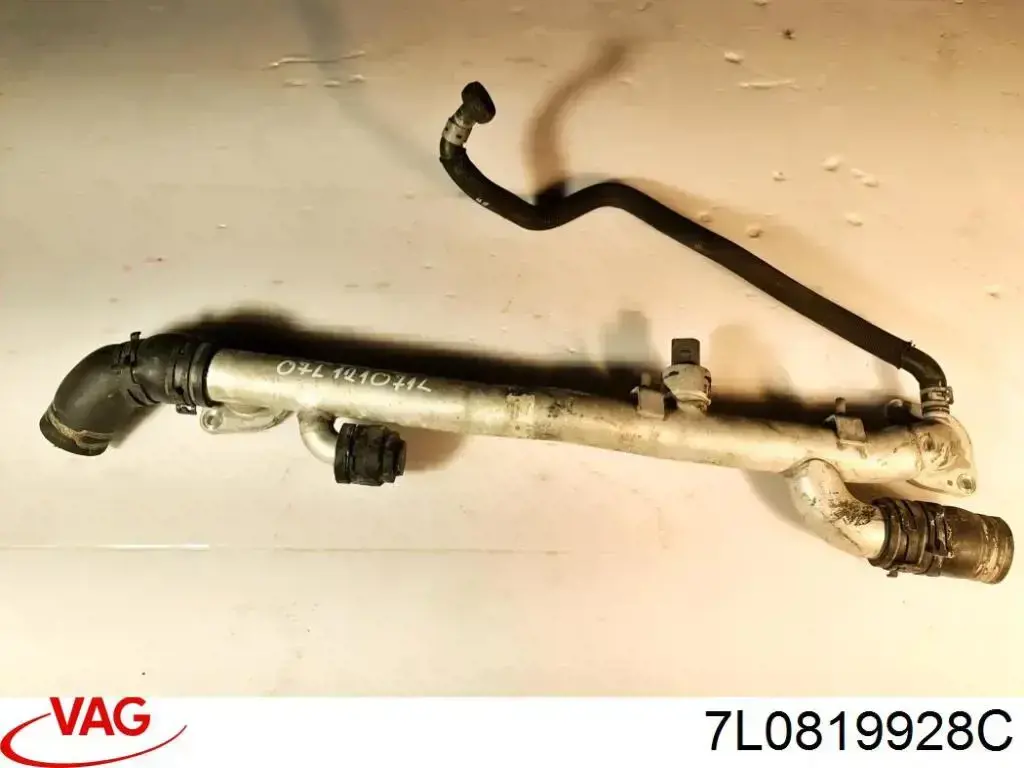 Шланг кондиционера, от заднего испарителя к компрессору 7L0819928C VAG