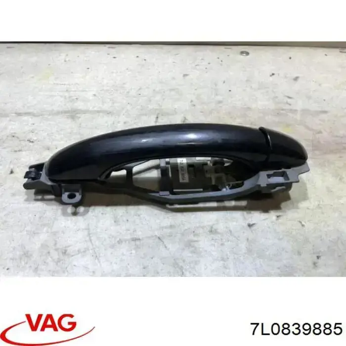 Держатель наружной ручки двери задней левой 7L0839885 Porsche