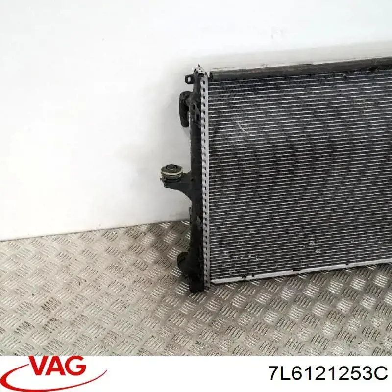 Купить 7L6121253C VAG Радиатор водяной