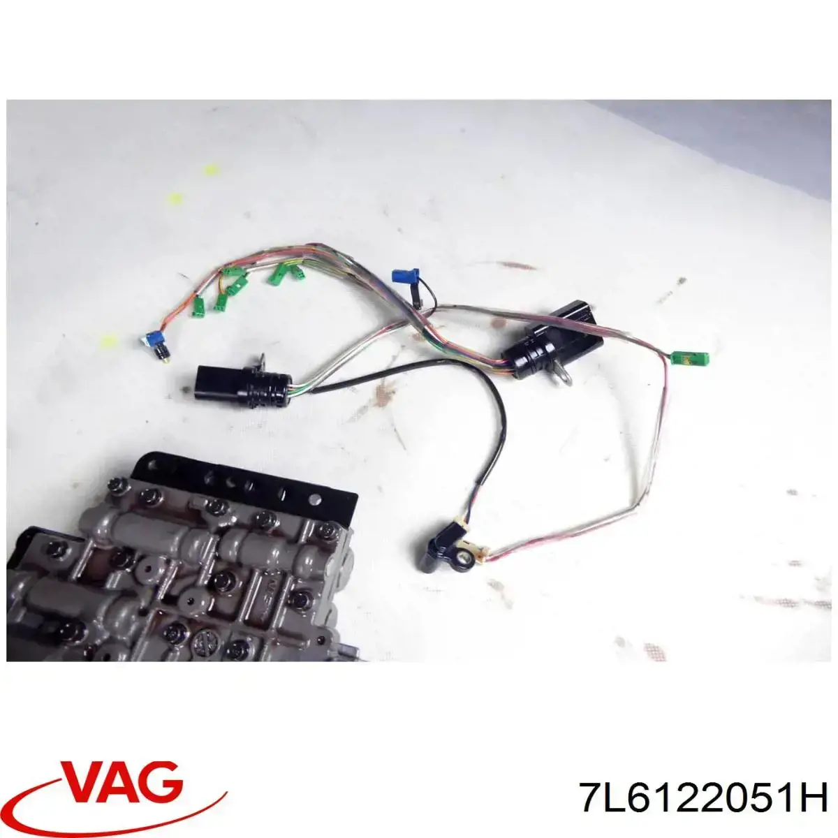 7L6122051H VAG Патрубок радиатора охлаждения нижний