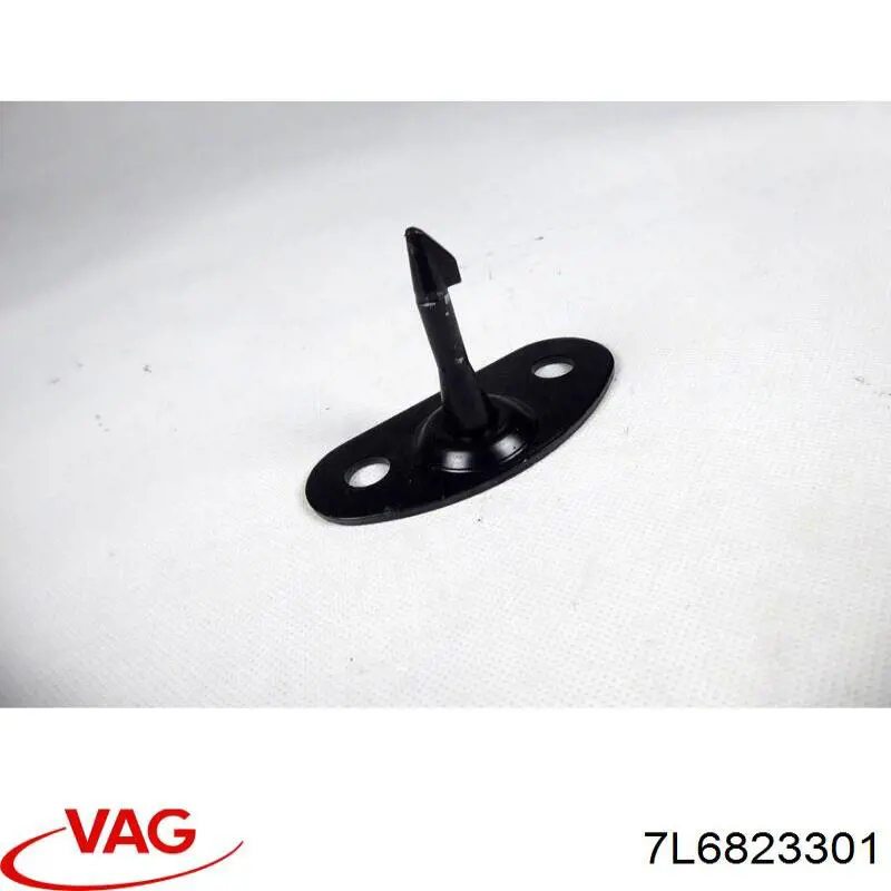 Левая петля капота VAG 7L6823301