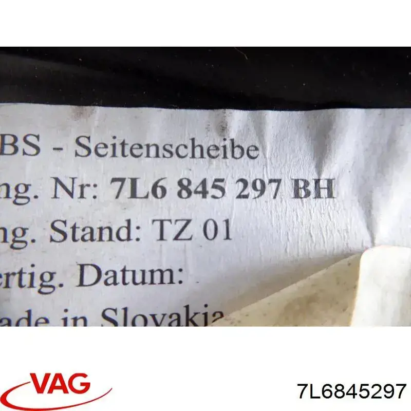 Стекло багажного отсека, левое VAG 7L6845297AJ
