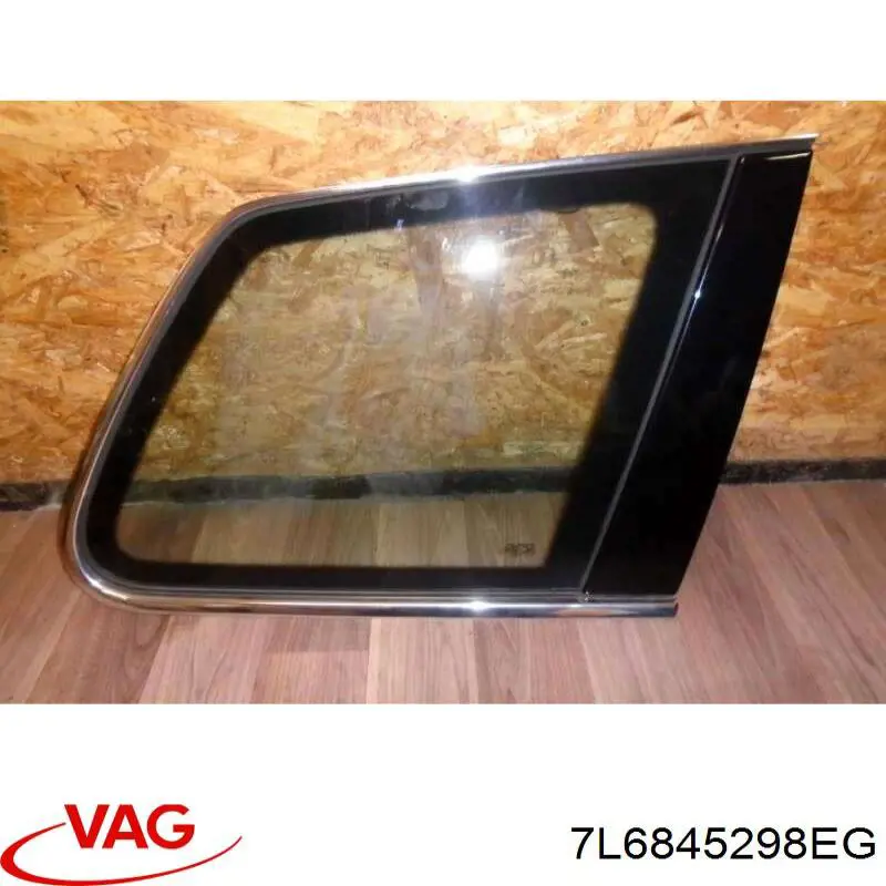 7L6845298EG VAG vidro de carroçaria (da seção de bagagem direito)