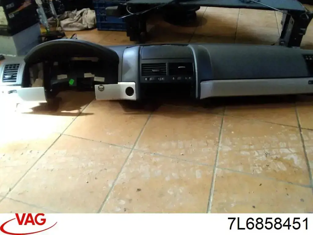  VAG 7L6858451 цена, от 121.33 USD