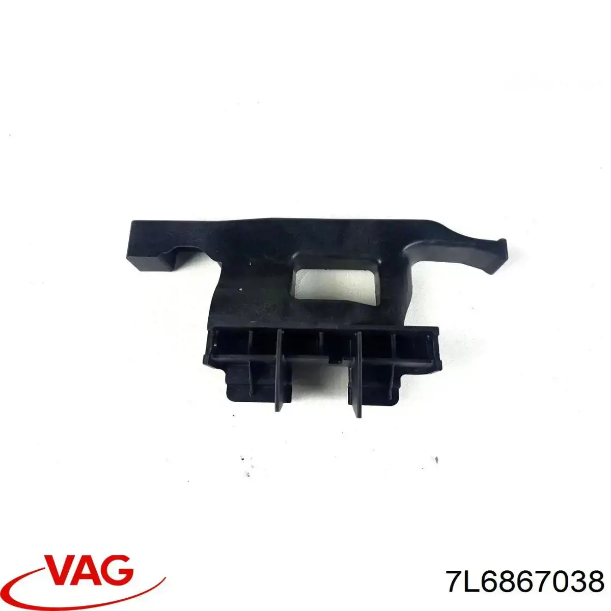 Облицовка багажного отсека правая 7L6867038 VAG