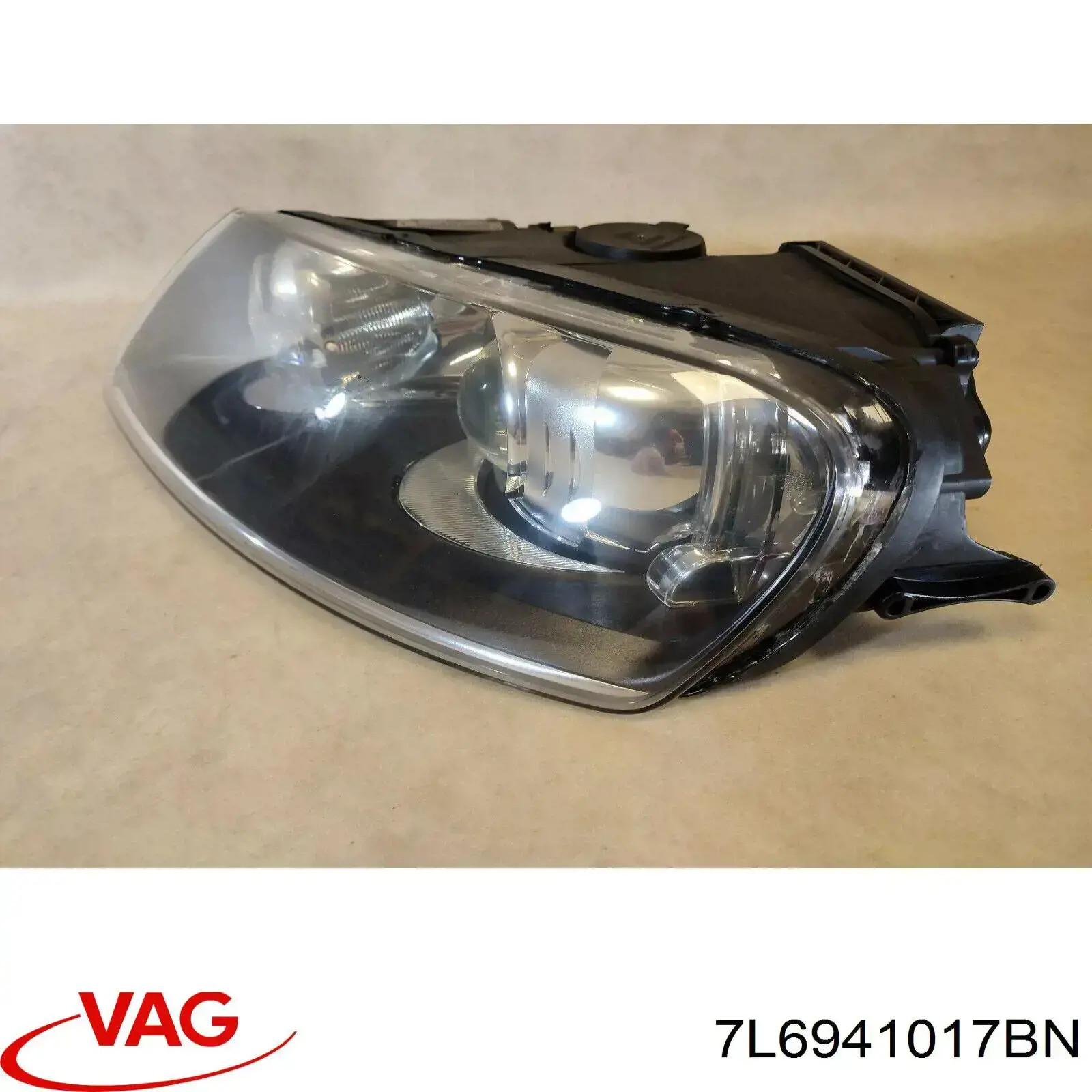 7L6941017BN VAG luz esquerda