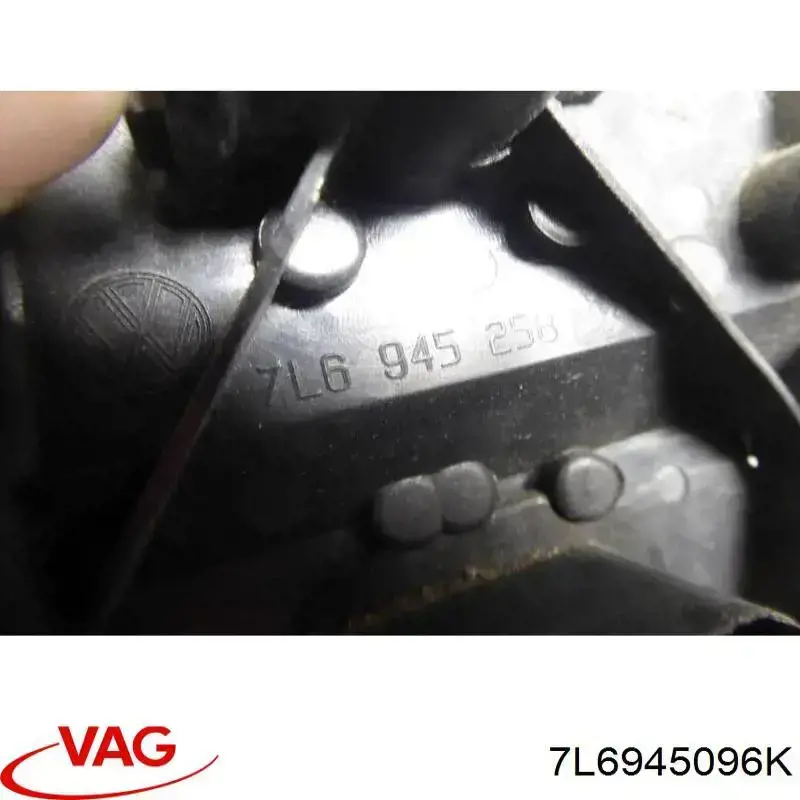 Купить 28258002 VAG Фонарь задний правый, внешний