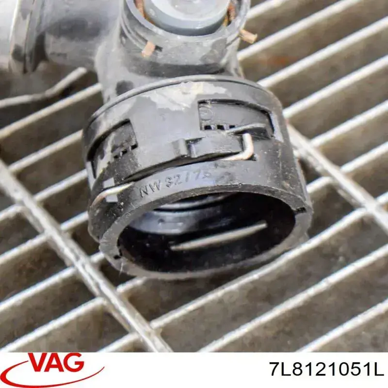 Шланг радиатора, нижний VAG 7L8121051L цена, от 44.34 USD