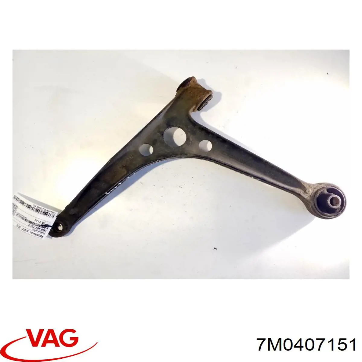 7M0407151 VAG Рычаг передней подвески нижний левый