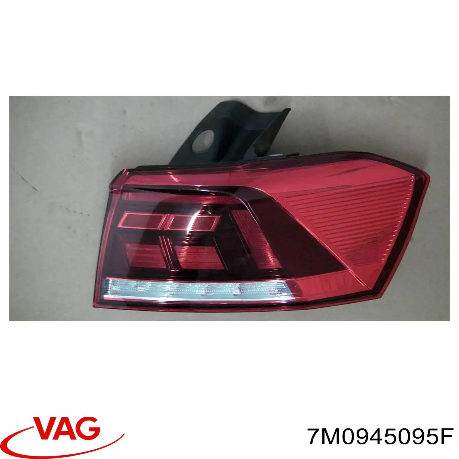 Задняя левая фара Seat Alhambra минивэн (7V8, 7V9) (1996 - 2010) цена, от 33.27 USD