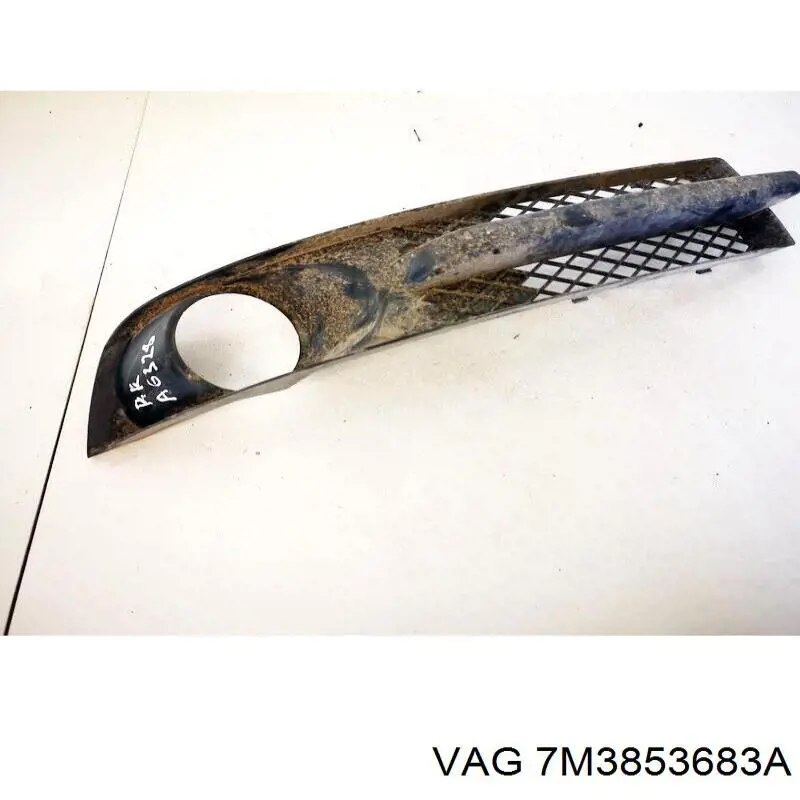 Заглушка (решетка) противотуманных фар бампера переднего левая PVW99169GAL Signeda