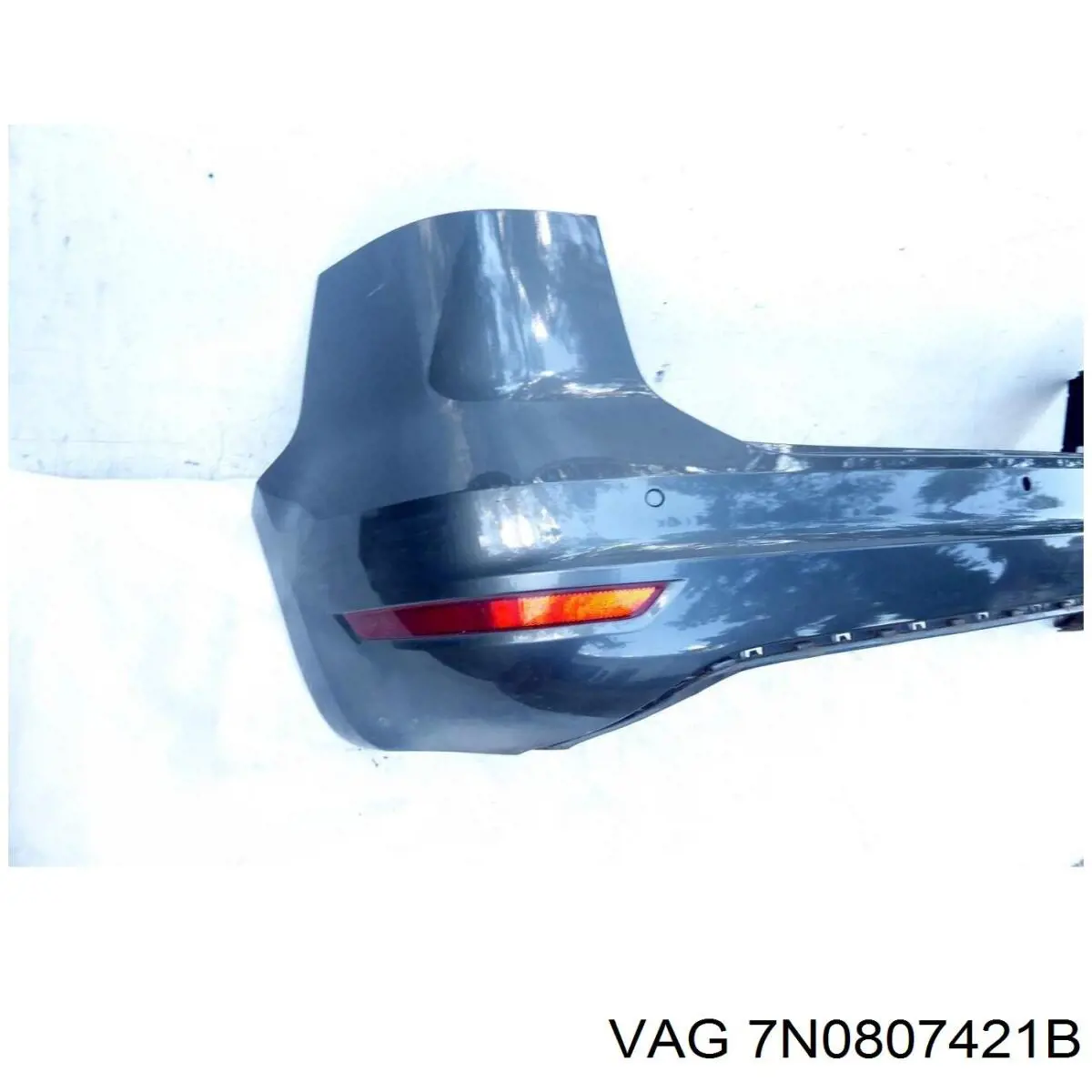 7N0807421B VAG Задний бампер
