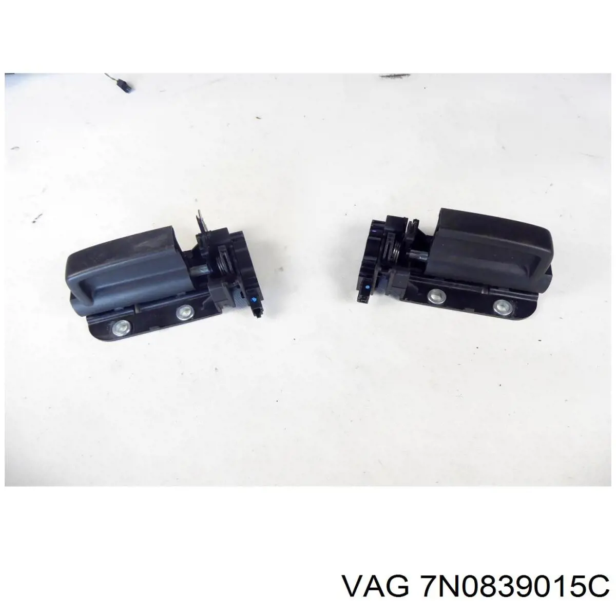 7N0839015C VAG Замок двери задней левой