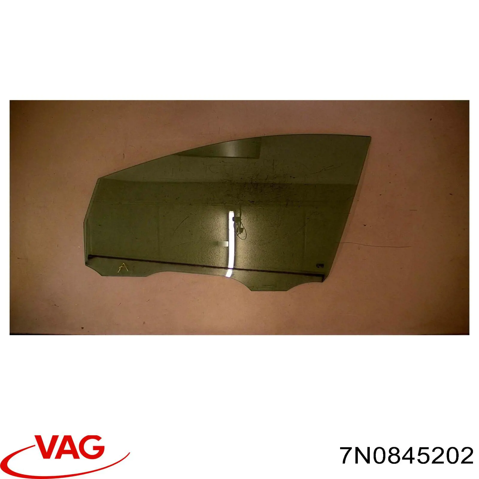 Стекло двери передней правой 7N0845202 VAG
