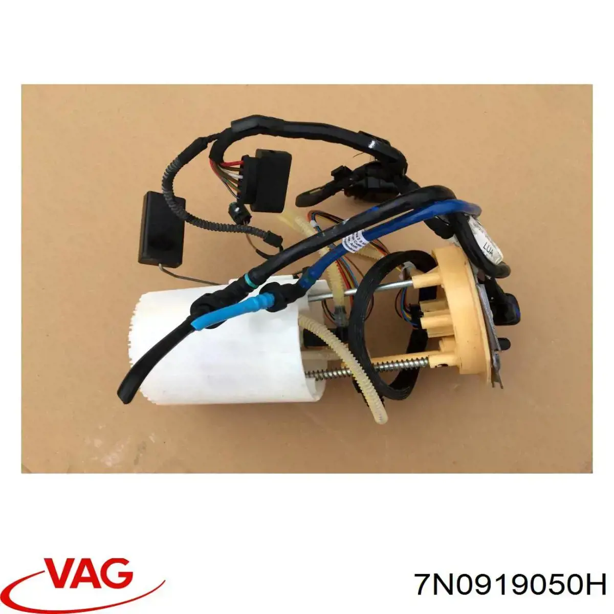 Купить V10090839 Vemo Модуль топливного насоса