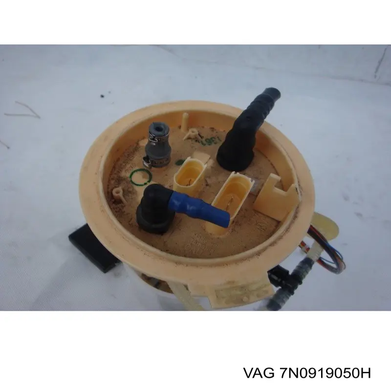 Бензонасос V10090839 Vemo