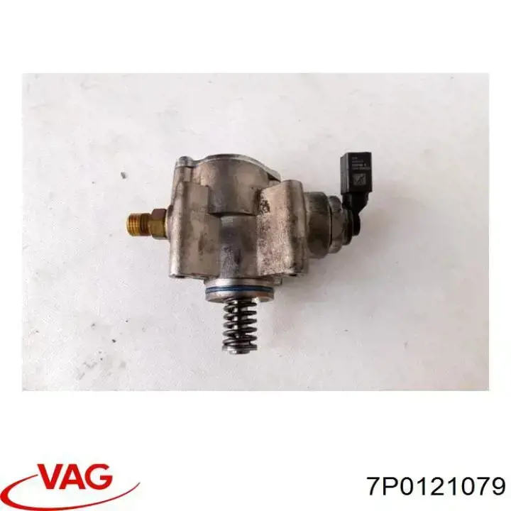 Купить 7P0121079 VAG Кронштейн радиатора нижний