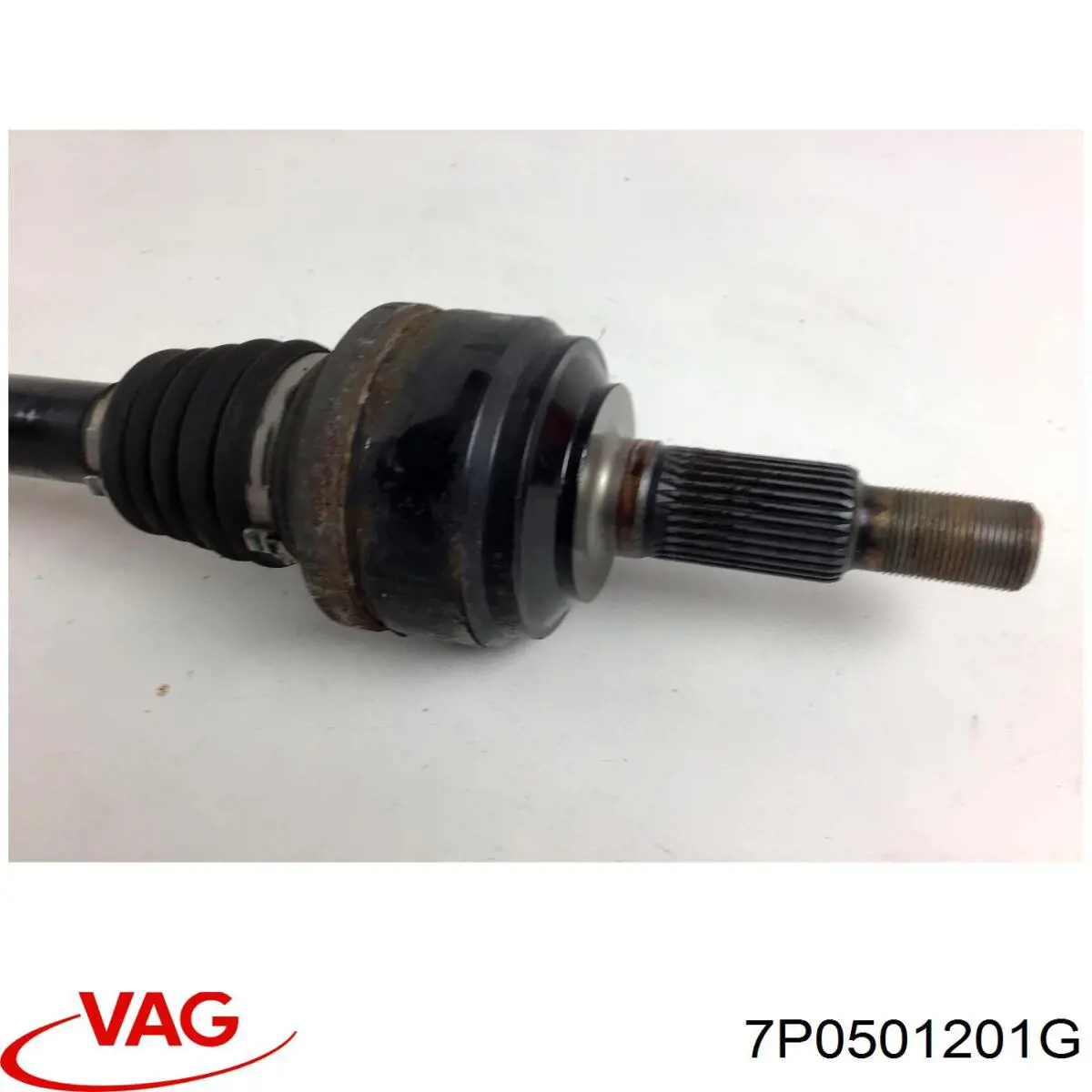 Купить 7P0501201G VAG Приводной вал задний